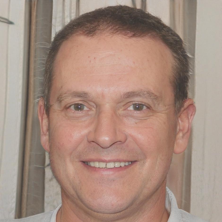 Adrian Câmpean, fondatorul dynarethumaro